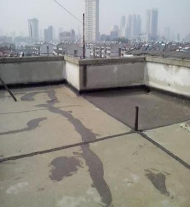 咸丰漏水维修 楼顶漏水是什么原因，楼顶漏水维修方法是什么?